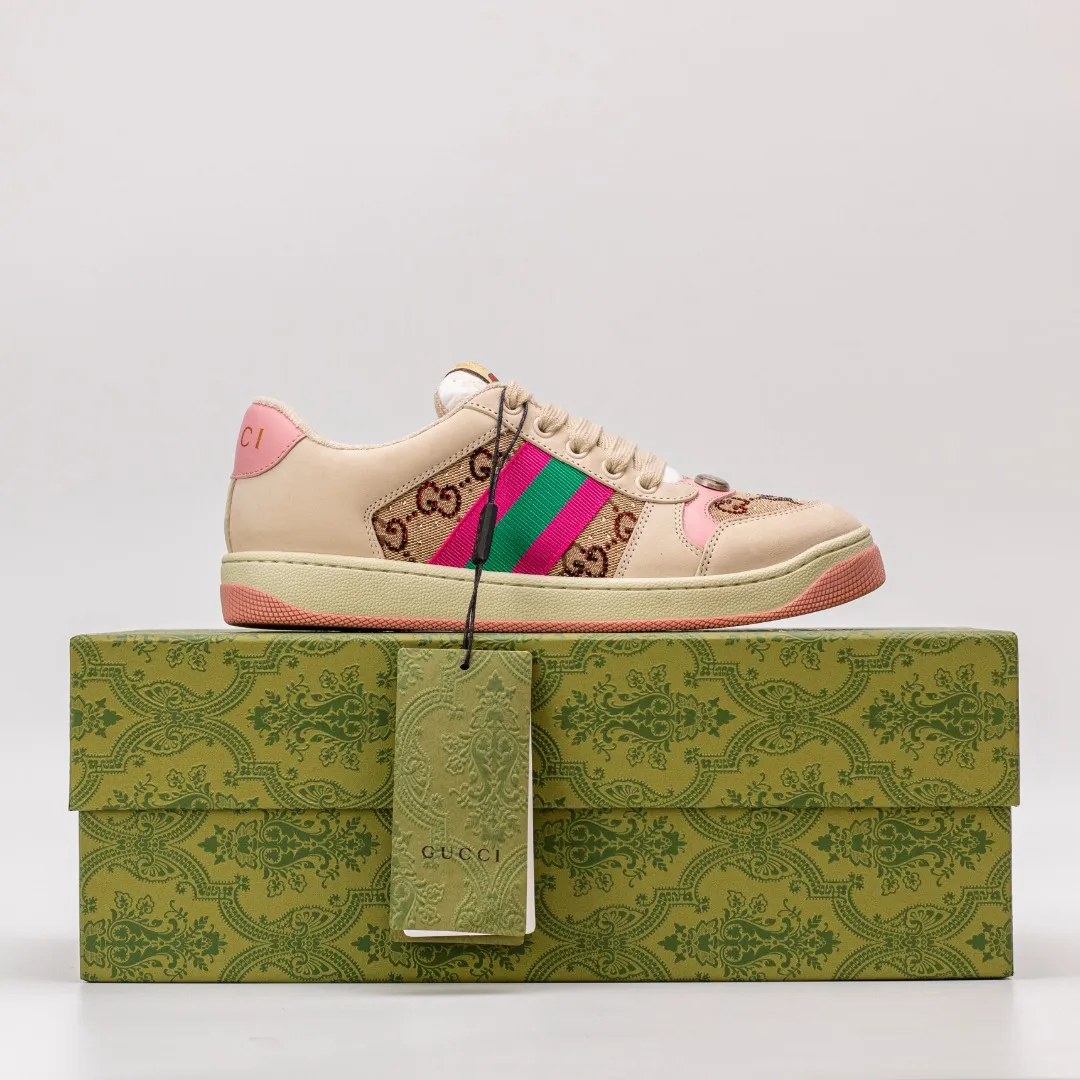 Ex-factory price: RMB 300 [higher version] GUCCI casual sports distressed small dirty shoes, polished cowhide fabric, hand-made distressed effect!  Original terry cloth, delicate, soft, comfortable and breathable. Privately molded steel-stamped two-color original TPU outsole (lower layer is wider, upper layer is narrower) to differentiate the wrong version of the outsole in the market. Fabric, material, outsole, detail comparison SIZE: 34-41, 38-45 regular size (women's 34, 41, men's 38, 45 customized, non-returnable and non-exchangeable) (women's colors and men's models need to be customized)